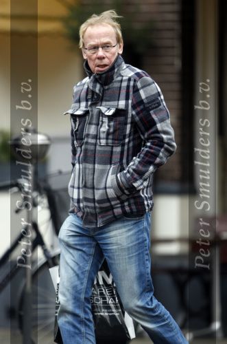 Amsterdam 14 december 2009
Jack Spijkerman sterk vermagerd na 2 ziekenhuis opnames en operaties aan het wandelen.
Peter Smulders bv