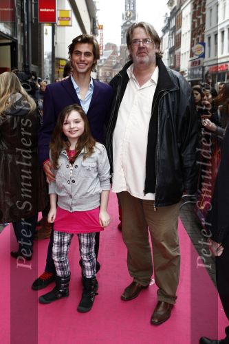 Amsterdam 4 april 2009
Premiere Limo in Tuschinski. Jack Wouterse met Manuel Broekman en Naomi v Es
Peter Smulders bv