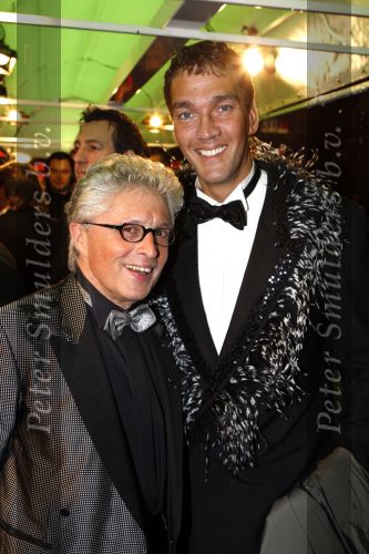 Amsterdam 5 november 2007
Premiere Hans Klok , see you in Vegas in Tuschinski. Jacques d Ancona met vriend Hans Langhout