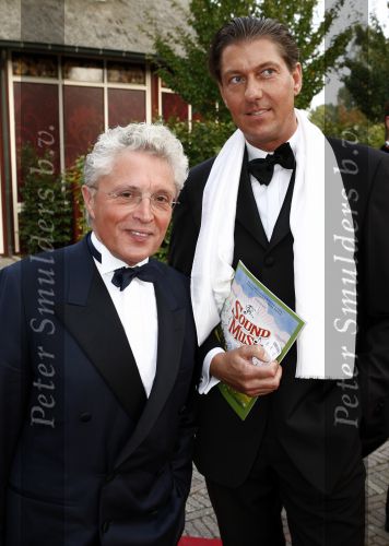 Kaatsheuvel 28 september 2008
Premiere Sound of Music in het eftleing theater. jacques d Ancona met een vriend
Peter Smulders bv