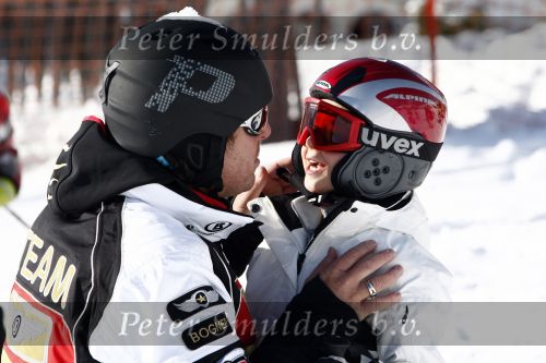 Fiss 15 februari 2009
Ruud Gullit met Joelle en Maxim op wintersport. Ook Marco Borsato en Leontien en Luca Jada en Senna zijn op skivakantie.
Peter Smulders bv