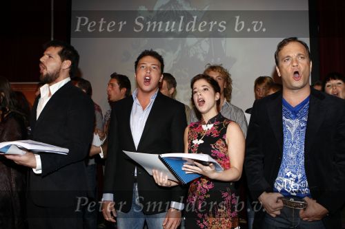 Amsterdam 22 februari 2008
eerste repetitiedag les Miserables in de focus studios. Hoofdrollen zijn er voor Rene v Kooten Wim v d Driessche Jamai Loman  Suzan Seegers Nurlalila Karim Celine *urcell Freek bartels Carlo Boszhard en Marjolein Algera.