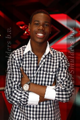 Hilversum 4 mei 2009
De 3 finalisten van x factor Lisa Rachel en Jamal met hun coaches Stacey Rookhuizen en Angela Groothuizen.
Peter Smulders bv