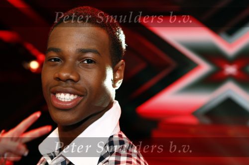 Hilversum 4 mei 2009
De 3 finalisten van x factor Lisa Rachel en Jamal met hun coaches Stacey Rookhuizen en Angela Groothuizen.
Peter Smulders bv