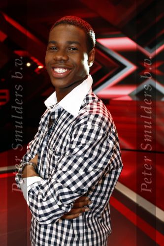 Hilversum 4 mei 2009
De 3 finalisten van x factor Lisa Rachel en Jamal met hun coaches Stacey Rookhuizen en Angela Groothuizen.
Peter Smulders bv