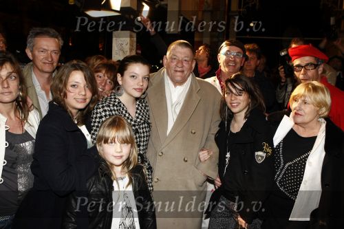 Amsterdam 11 maart 2008
Het boekenbal in de stadsschouwburg van Amsterdam. Jan Bernlef met vrouw en familie
Peter Smulders bv