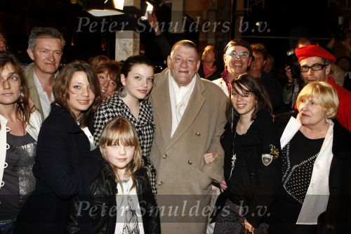 Amsterdam 11 maart 2008
Het boekenbal in de stadsschouwburg van Amsterdam. Jan Bernlef met vrouw en familie
Peter Smulders bv