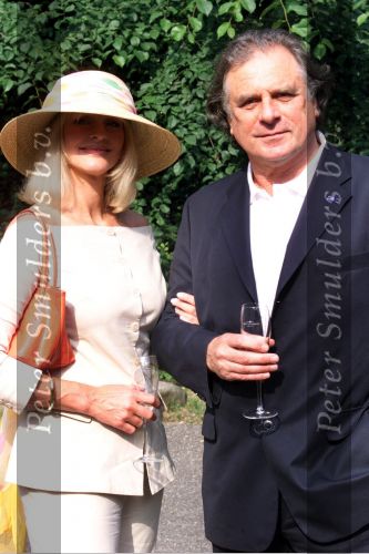 Breukelen, 13 Juni 2001 Haringparty op Neyenrode
Jan Cremer met zijn vrouw Babette Cremers