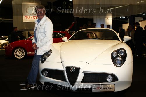 Amsterdam 31 maart 2009
Openingsavond van de auto Rai. Jan des Bouvrie met zijn exclusieve Alfa Romeo
Peter Smulders bv