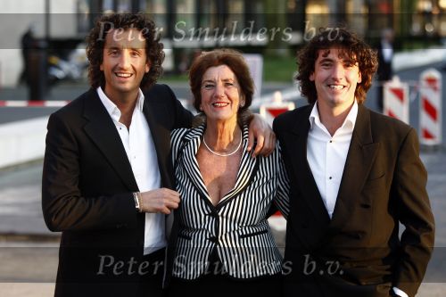 Hilversum 20 maart 2009
Schaatsgala bij studio 21. Jan Joost van Gangelen met broer en moeder
Peter Smulders bv