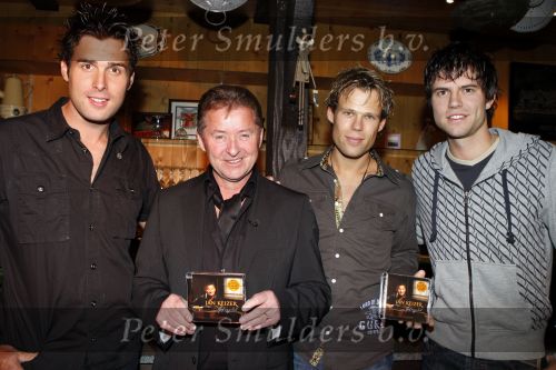 Volendam 25 oktober 2007
Presentatie cd Jan Keizer bij smit Dokkum. met Nick en Simon