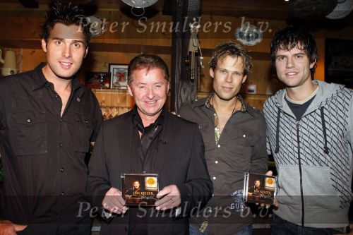 Volendam 25 oktober 2007
Presentatie cd Jan Keizer bij smit Dokkum. met Nick en Simon