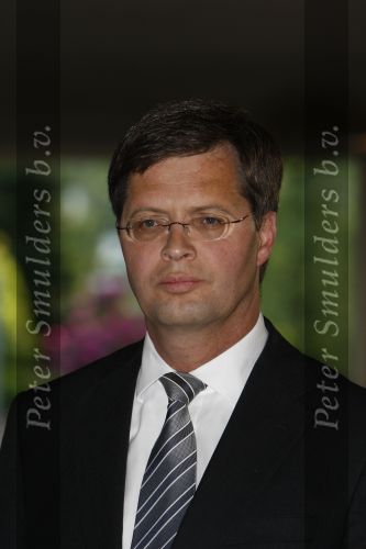 Apeldoorn, 8 Mei 2009
Speciale Herdenkingsdienst voor de slachtoffers van de ramp op Koninginnedag
Veel Politie, overal afzettingen met grote betonblokken.
Jan Peter Balkenende
Foto Peter Smulders