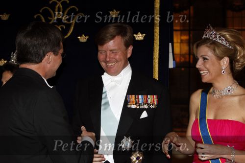 Den Haag 22 april 2009
Diner met de koninklijke familie van zweden en nederland. Aanwezig waren Prinses Maxima Koningin Beatrix Prins Willem Alexander Prinses Margriet Koning Carl Gustav en Koningin Silvia.. Jan Peter Balkenende
Peter Smulders bv