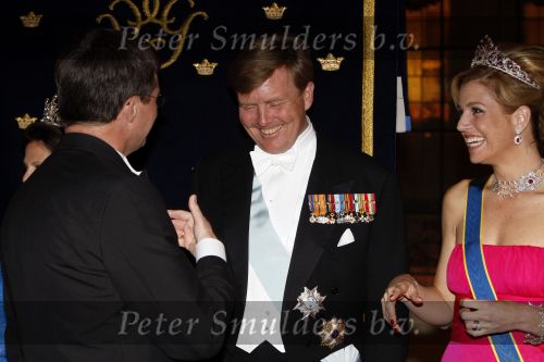 Den Haag 22 april 2009
Diner met de koninklijke familie van zweden en nederland. Aanwezig waren Prinses Maxima Koningin Beatrix Prins Willem Alexander Prinses Margriet Koning Carl Gustav en Koningin Silvia.. Jan Peter Balkenende
Peter Smulders bv