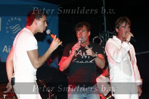 Curacao 31 december 2008 1 januari 2009
Oudjaarsfeest bij Mambo Beach. optreden Jeroen v d Boom Gerard Joling en Jan Smit
Peter Smulders bv