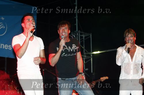 Curacao 31 december 2008 1 januari 2009
Oudjaarsfeest bij Mambo Beach. optreden Jeroen v d Boom Gerard Joling en Jan Smit
Peter Smulders bv