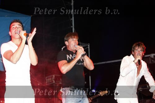 Curacao 31 december 2008 1 januari 2009
Oudjaarsfeest bij Mambo Beach. optreden Jeroen v d Boom Gerard Joling en Jan Smit
Peter Smulders bv