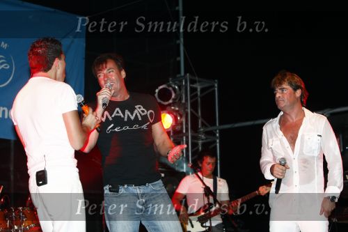 Curacao 31 december 2008 1 januari 2009
Oudjaarsfeest bij Mambo Beach. optreden Jeroen v d Boom Gerard Joling en Jan Smit
Peter Smulders bv