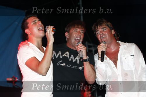 Curacao 31 december 2008 1 januari 2009
Oudjaarsfeest bij Mambo Beach. optreden Jeroen v d Boom Gerard Joling en Jan Smit
Peter Smulders bv