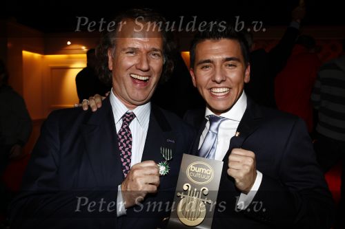 Hilversum 5 maart 2009
Uitreiking gouden buma harpen in studi 21. Jan Smit en Andre Rieu Yolanthe Cabau v Kasbergen presenteert het programma   
Peter Smulders bv