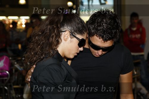 Ibiza 5 september 2007
Jan Smit en zijn vriendin Yolanthe Cabau v Kasbergen vertrekken teru naar Nederland na de begrafenis van haar vader.