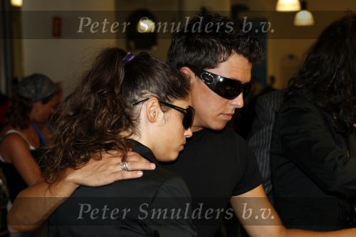 Ibiza 5 september 2007
Jan Smit en zijn vriendin Yolanthe Cabau v Kasbergen vertrekken teru naar Nederland na de begrafenis van haar vader.
