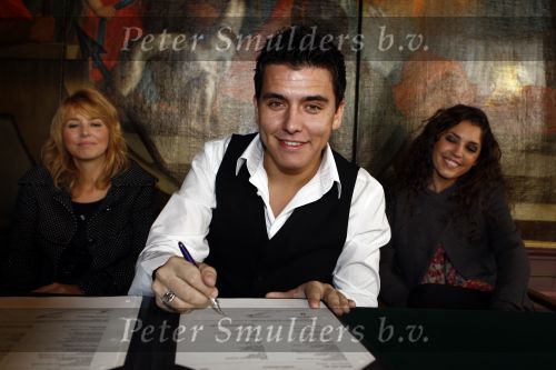 Volendam 16 november 2008
Jan Smit en Yolanthe Cabau v Kasbergen bij trouwen van Aloys en Kim Buys. Jan was getuige van Aloys.
Peter Smulders bv