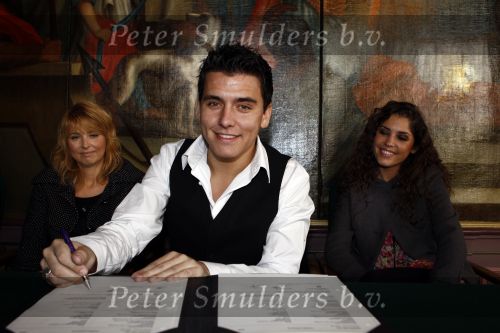 Volendam 16 november 2008
Jan Smit en Yolanthe Cabau v Kasbergen bij trouwen van Aloys en Kim Buys. Jan was getuige van Aloys.
Peter Smulders bv