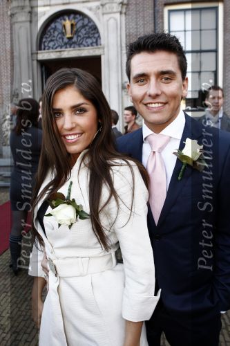 Edam Volendam 18 april 2009
Trouwen van Jenny Smit ( zus Jan Smit) met Laurens Leek in het stadhuis van Edam. Jan en Yolanthe Cabau v Kasbergen