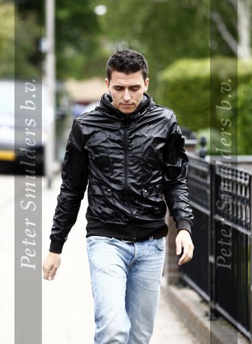 Volendam 19 mei 2009
Vandaag werd bekend gemaakt dat Yolanthe Cabau v Kasbergen en Jan smit na 2 en een half jaar hun relatie hebben verbroken. Voor hun huis stond veel pers en fans.
Peter Smulders bv