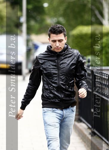Volendam 19 mei 2009
Vandaag werd bekend gemaakt dat Yolanthe Cabau v Kasbergen en Jan smit na 2 en een half jaar hun relatie hebben verbroken. Voor hun huis stond veel pers en fans.
Peter Smulders bv