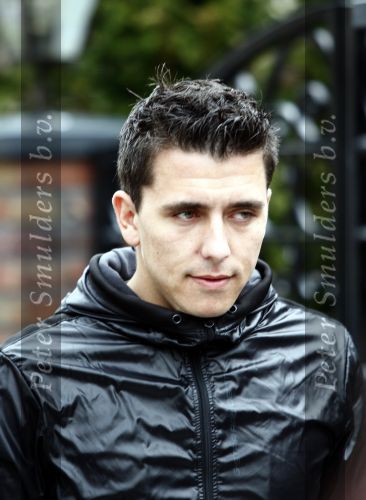 Volendam 19 mei 2009
Vandaag werd bekend gemaakt dat Yolanthe Cabau v Kasbergen en Jan smit na 2 en een half jaar hun relatie hebben verbroken. Voor hun huis stond veel pers en fans.
Peter Smulders bv