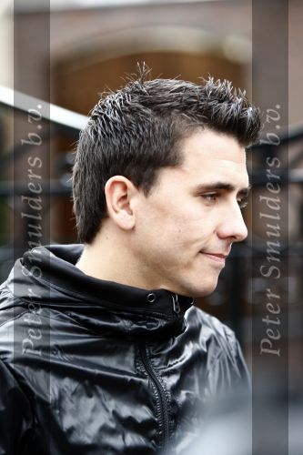 Volendam 19 mei 2009
Vandaag werd bekend gemaakt dat Yolanthe Cabau v Kasbergen en Jan smit na 2 en een half jaar hun relatie hebben verbroken. Voor hun huis stond veel pers en fans.
Peter Smulders bv