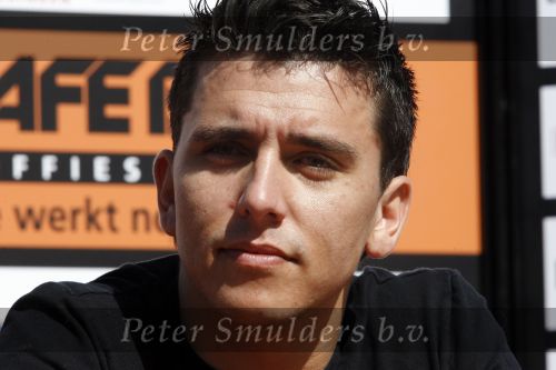 Volendam 20 mei 2009
Jan Smit Nick en Simon en de 3J\'s worden volgend seizoen onder de naam Votown de nieuwe hoofdsponsor van voetbalclub Volendam.
Peter Smulders bv