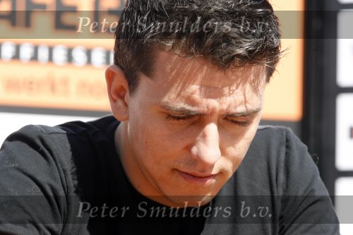 Volendam 20 mei 2009
Jan Smit Nick en Simon en de 3J\'s worden volgend seizoen onder de naam Votown de nieuwe hoofdsponsor van voetbalclub Volendam.
Peter Smulders bv