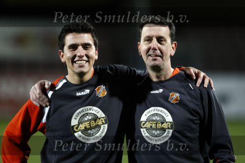 Volendam 24 maart 2009
Artiesten volendam waaronder Jan Smit en Simon Keizer voetballen in het stadion van Volendam tegen oa Mental Theo nabuurs Grad Damen en Rashid. Dick Jol is de scheidsrechter. Uiteindelijk wint brabant met 2-4. jan met zijn vader Ruud
Peter Smulders bv