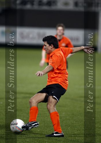 Volendam 24 maart 2009
Artiesten volendam waaronder Jan Smit en Simon Keizer voetballen in het stadion van Volendam tegen oa Mental Theo nabuurs Grad Damen en Rashid. Dick Jol is de scheidsrechter. Uiteindelijk wint brabant met 2-4
Peter Smulders bv