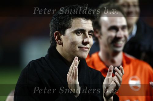 Volendam 24 maart 2009
Artiesten volendam waaronder Jan Smit en Simon Keizer voetballen in het stadion van Volendam tegen oa Mental Theo nabuurs Grad Damen en Rashid. Dick Jol is de scheidsrechter. Uiteindelijk wint brabant met 2-4
Peter Smulders bv