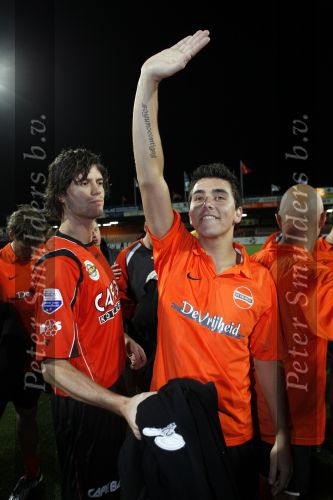 Volendam 24 maart 2009
Artiesten volendam waaronder Jan Smit en Simon Keizer voetballen in het stadion van Volendam tegen oa Mental Theo nabuurs Grad Damen en Rashid. Dick Jol is de scheidsrechter. Uiteindelijk wint brabant met 2-4. Jan met tatoo
Peter Smulders bv