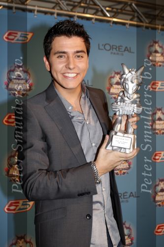 Amsterdam 27 oktober 2007
Jan Smit wint TMF award voor beste zanger en Yolanthe Cabau v Kasbergen is er bij in de heineken music hall.