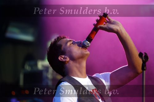 Amsterdam 28 augustus 2008
Presentatie cd en optreden van Jan Smit in paradiso.
Edwin Evers reikt de eerste cd en gouden plaat uit.