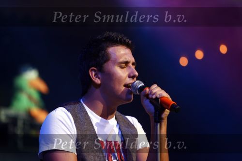 Amsterdam 28 augustus 2008
Presentatie cd en optreden van Jan Smit in paradiso.
Edwin Evers reikt de eerste cd en gouden plaat uit.