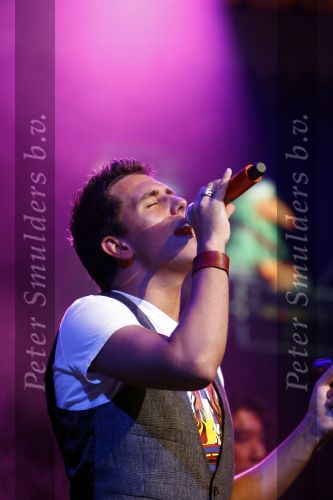 Amsterdam 28 augustus 2008
Presentatie cd en optreden van Jan Smit in paradiso.
Edwin Evers reikt de eerste cd en gouden plaat uit.
