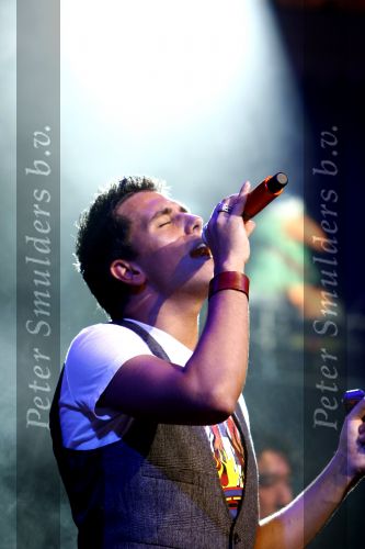 Amsterdam 28 augustus 2008
Presentatie cd en optreden van Jan Smit in paradiso.
Edwin Evers reikt de eerste cd en gouden plaat uit.