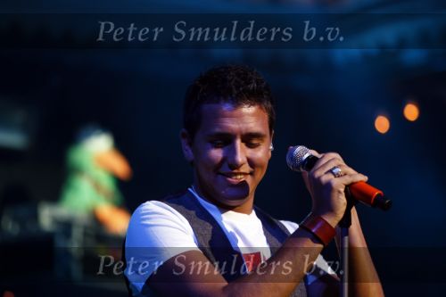 Amsterdam 28 augustus 2008
Presentatie cd en optreden van Jan Smit in paradiso.
Edwin Evers reikt de eerste cd en gouden plaat uit.