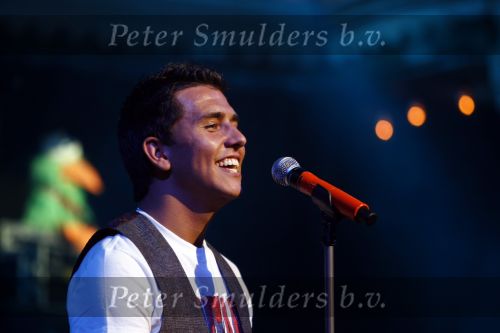 Amsterdam 28 augustus 2008
Presentatie cd en optreden van Jan Smit in paradiso.
Edwin Evers reikt de eerste cd en gouden plaat uit.
