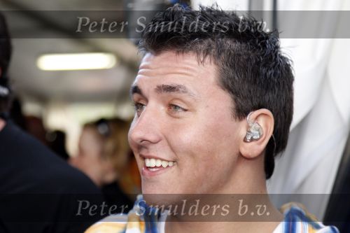 Amsterdam 30 april 2008
Het eerste optreden van Jan Smit na zijn operatie tijdens het radio 538 spektakel op koninginnedag. Jan heeft 8 maanden niet mogen zingen . Yolanthe Cabau v Kasbergen was er natuurlijk bij.
Peter Smulders bv