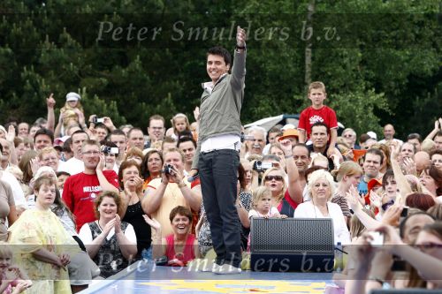 Westerhoven 31 mei 2008
Tros muziekfeest vanuit center parcs in Westerhoven. Jan Smit kwam per helicopter naar Westerhoven omdat hij op meerdere plekken in nederland op moest treden.