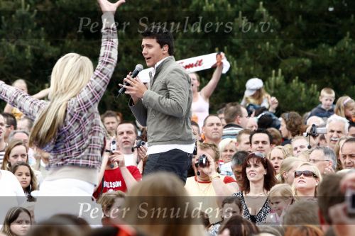 Westerhoven 31 mei 2008
Tros muziekfeest vanuit center parcs in Westerhoven. Jan Smit kwam per helicopter naar Westerhoven omdat hij op meerdere plekken in nederland op moest treden.